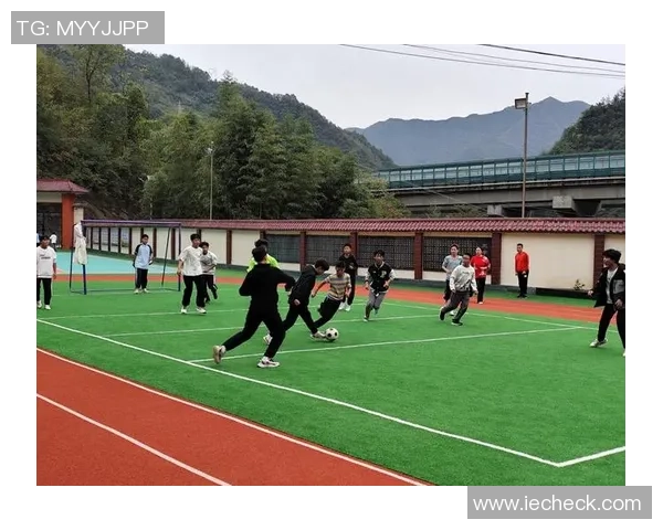 四川足球U17全运会队奋勇争先展现青春风采助力未来足球发展 四川足球U17全运会队奋勇争先展现青春风采助力未来足球发展