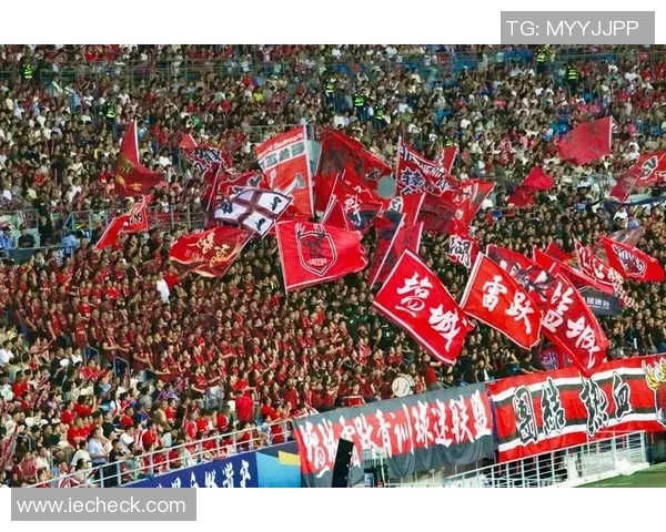 激情四溢的足球盛宴一场精彩比赛带来的感动与回忆