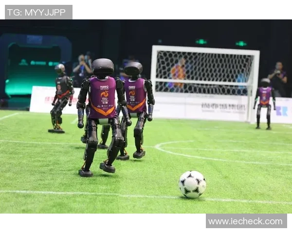 重庆足球队与广州足球队赛后复盘分析个人能力表现与战术对比